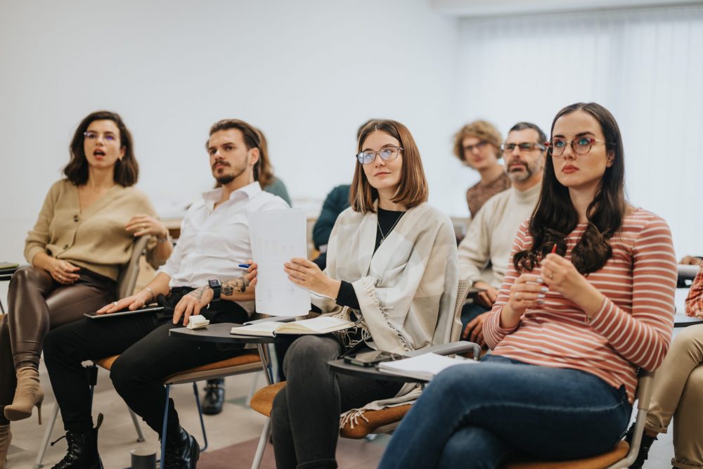 Seminarsituation in einer Weiterbildung zur systemischen Kinder- und Jugendberatung